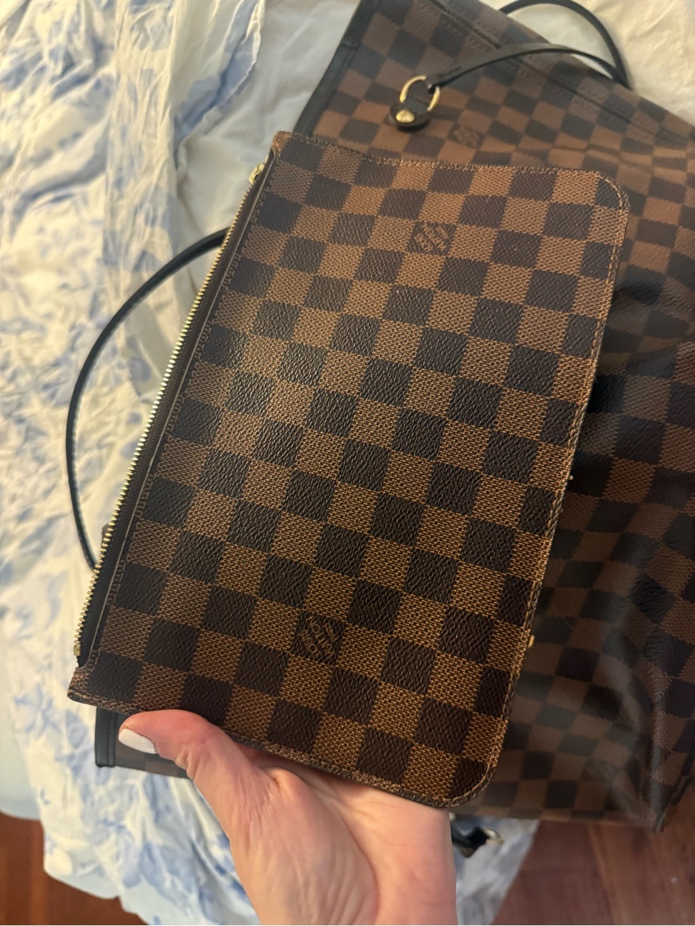 Louis Vuitton Brown Damier Ebene Tote with Dark Trim - Picture 5 of 10